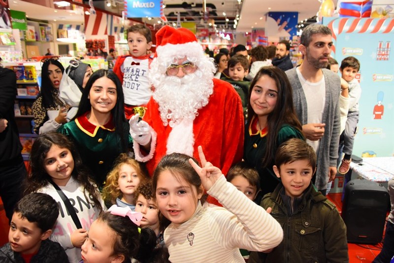 Biggest Christmas Reveal event at Toy Store-ABC Verdun